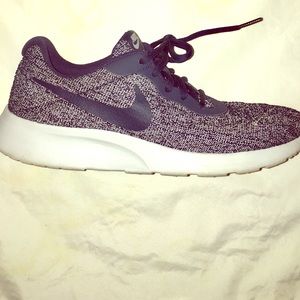 Nike women’s Tanjun Shoe